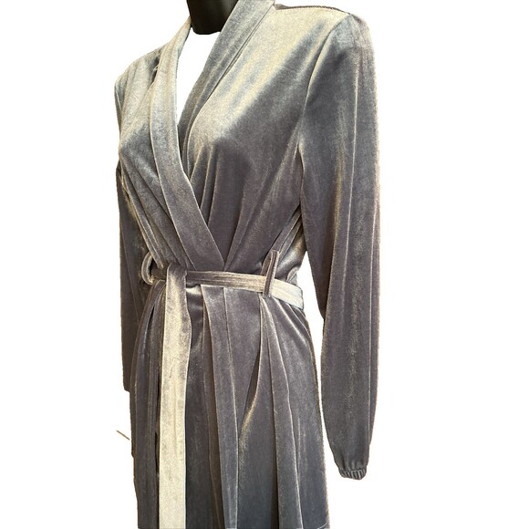 NWOT Gray Velvet Pajama Set Belted Top Size M - Picture 3 of 6